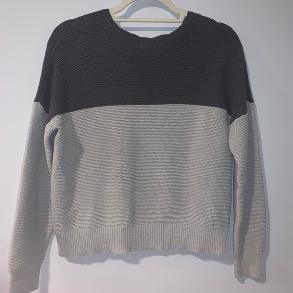 Color Blocked Sweater - Picture 3 of 3